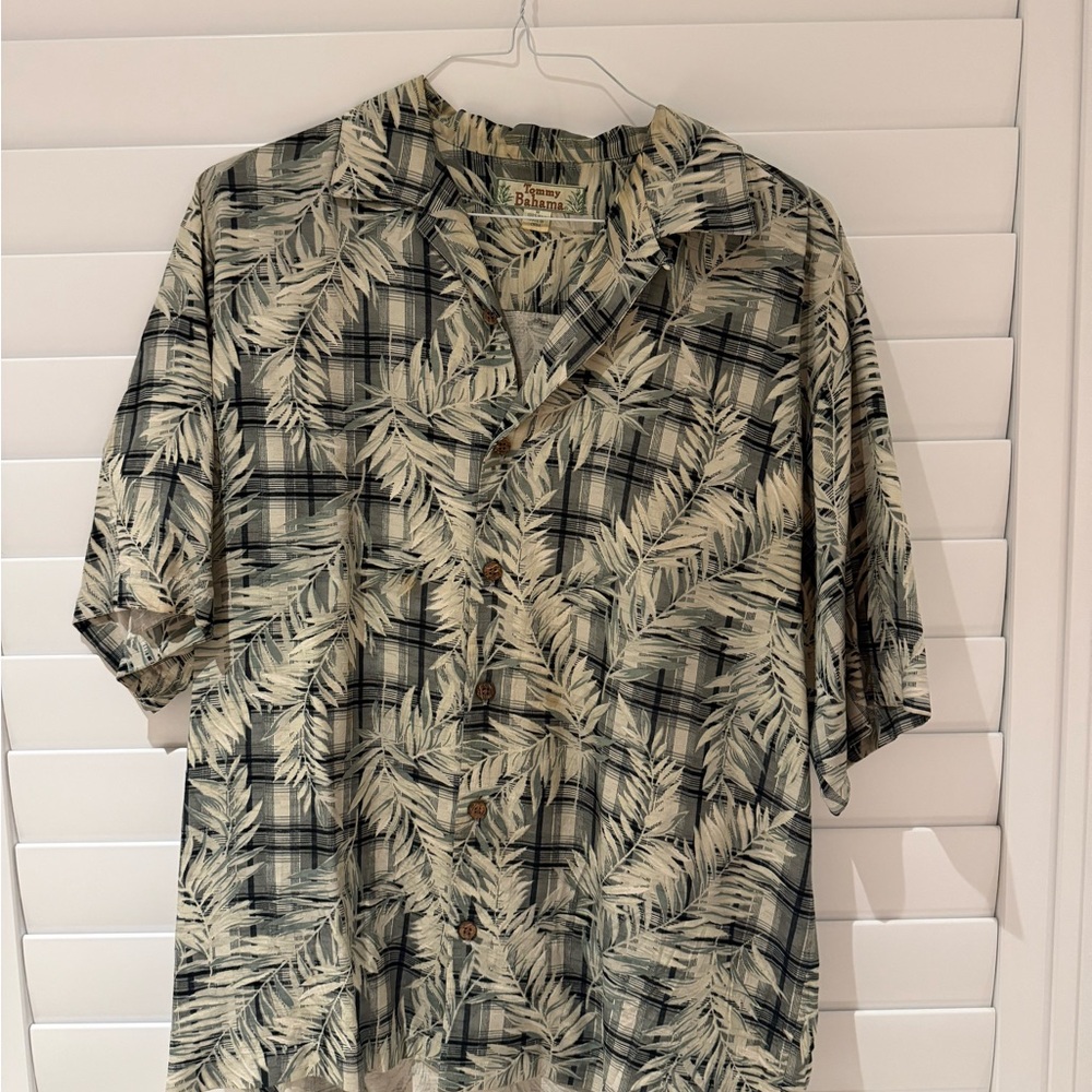 Tommy Bahama Men's Leaf Print Shirt - Black and Cream
